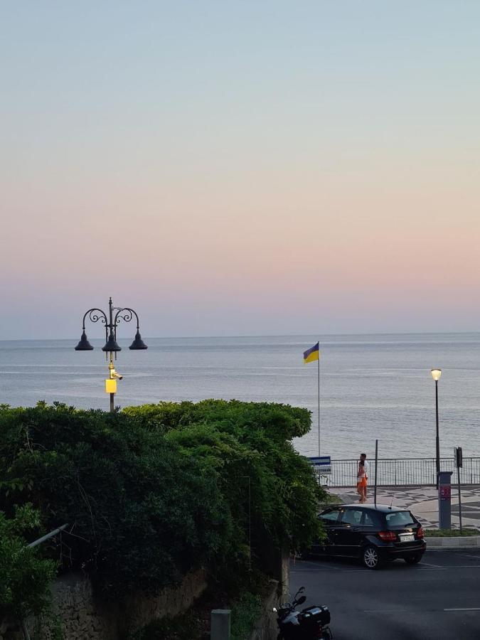 B&B Lungomare Diamante Eksteriør billede